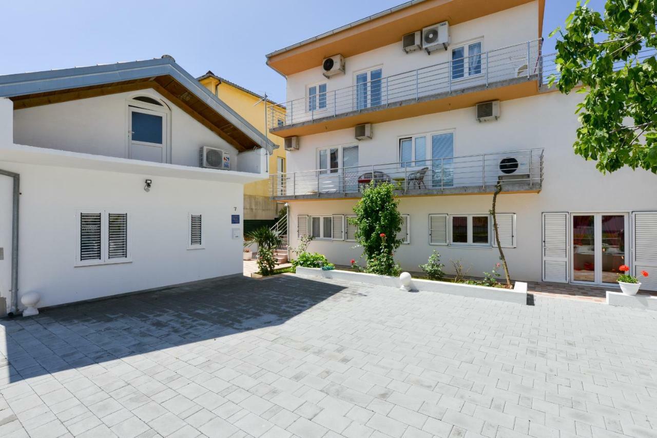 Apartmani Mandic With Parking ザダル エクステリア 写真